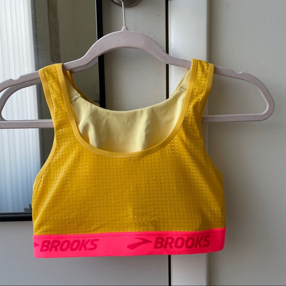 NWT Brooks Run Bra Drive Mesh